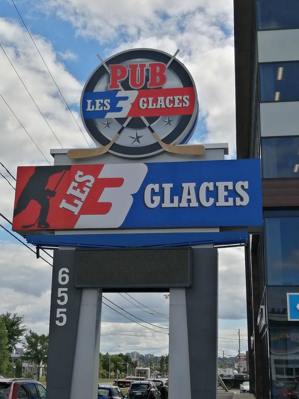 Pub Les 3 glaces | 655 Bd Pierre-Bertrand, Québec, QC G1M 2E4, Canada | Phone: (418) 681-0440