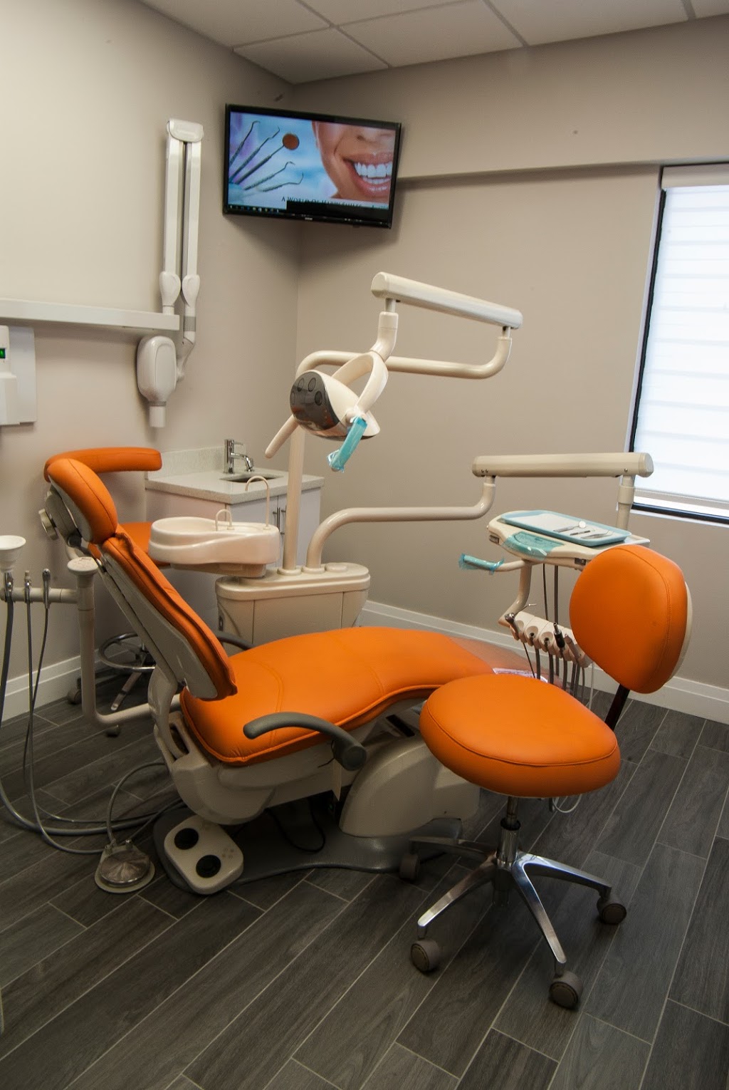 Alliston Smiles Family Dentistry | 36 Young St R19, Alliston, ON L9R 1P8, Canada | Phone: (705) 435-9333