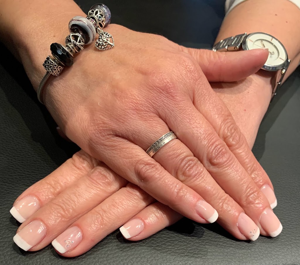 Sophie Tremblay Technicienne En Pose D’Ongles | 760 Bd Sir-Wilfrid-Laurier, Mont-Saint-Hilaire, QC J3H 4X6, Canada | Phone: (514) 622-7066