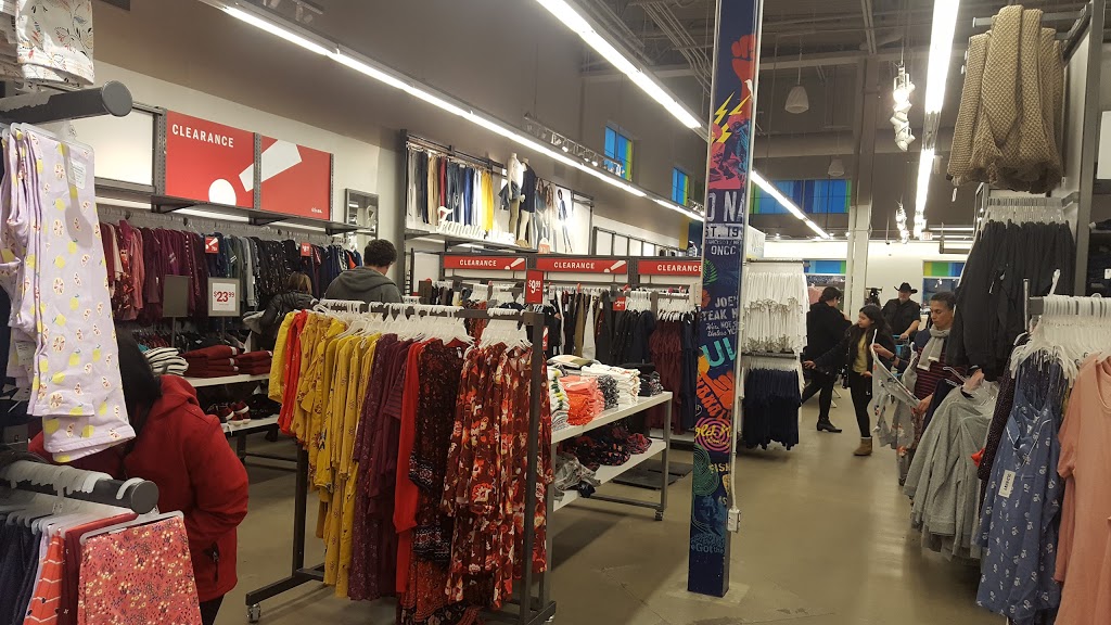 Old Navy | 860 Main St, West Vancouver, BC V7T 2Z3, Canada | Phone: (604) 921-8808