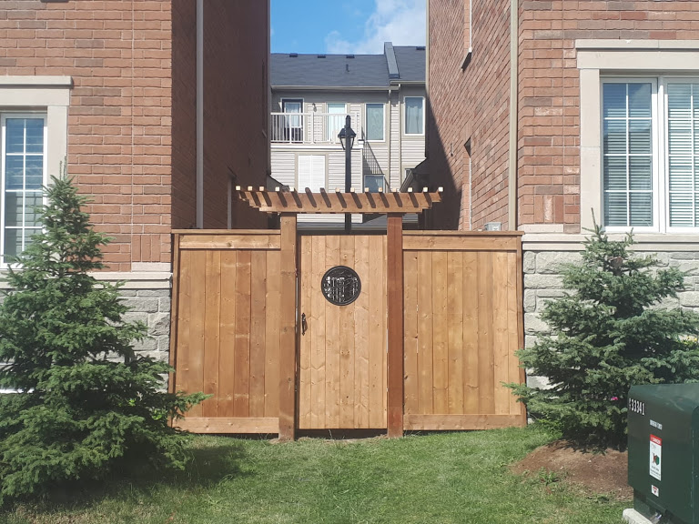 The Fence Boys | Roehampton Ave, Toronto, ON M4P 1R9, Canada | Phone: (647) 608-4696