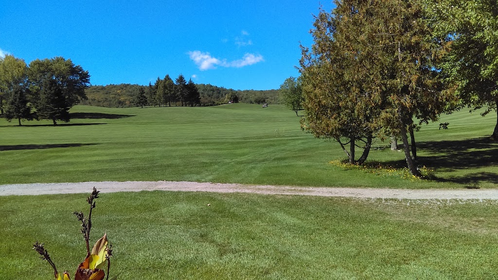 Club De Golf Royal Papineau | 65 Chem. du Golf, Notre-Dame-de-la-Salette, QC J0X 2L0, Canada | Phone: (819) 766-2626