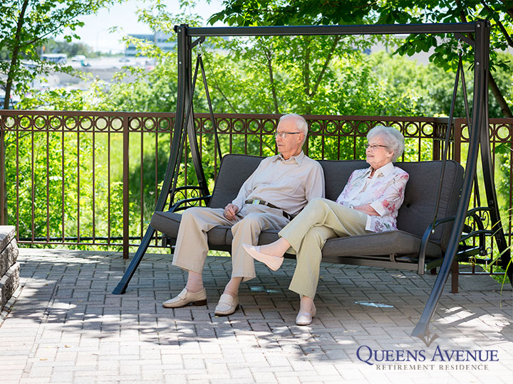 Queens Avenue Retirement Residence | 1056 Queens Ave, Oakville, ON L6H 6R3, Canada | Phone: (905) 815-0862