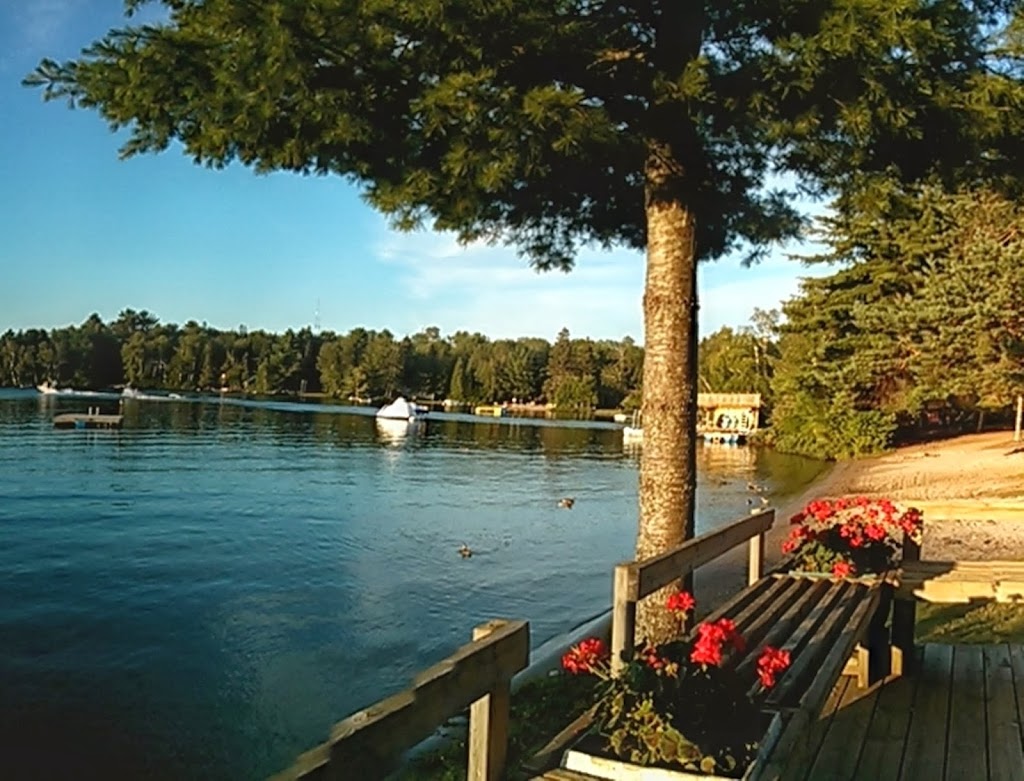 Bookers Clear Lake Cottages | 3 Moss Ln, Emsdale, ON P0A 1J0, Canada | Phone: (705) 636-5354
