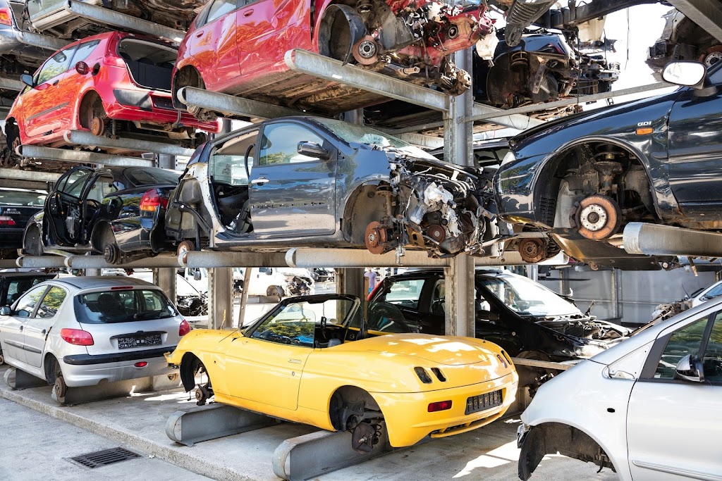 Canadian scrap Car Removal Markham- No Parts | 3 Delmark Blvd, Markham, ON L3P 3Y8, Canada | Phone: (647) 563-5239