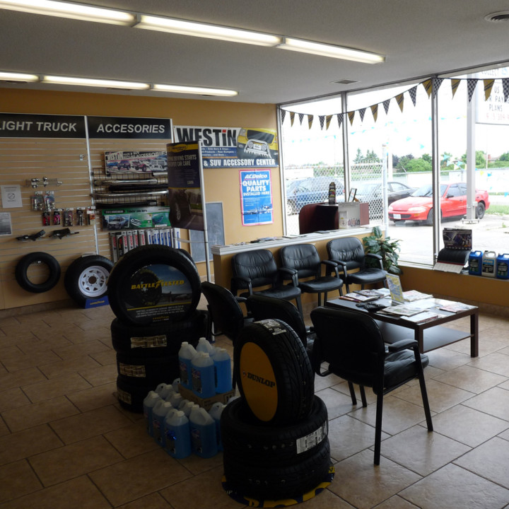 Beverly Tire & Auto | 209 S Service Rd, Grimsby, ON L3M 1Y6, Canada | Phone: (905) 309-9191