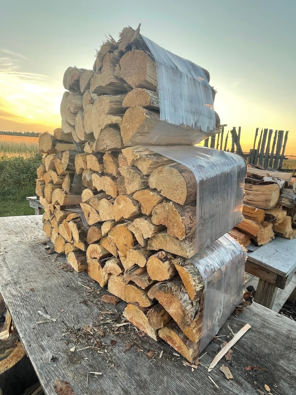 Northern Campfire Wood | 22 Levine Blvd, Moosehorn, MB R0C 2E0, Canada | Phone: (204) 768-0079