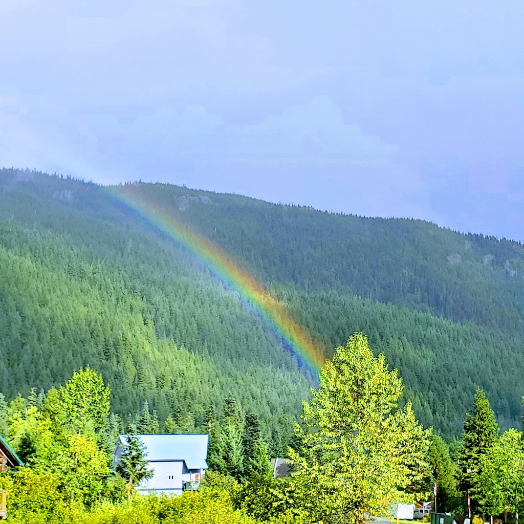 The Heart of Hemlock Chalet | 46801 Sakwi Creek Rd, Agassiz, BC V0M 1A1, Canada | Phone: (604) 702-8582