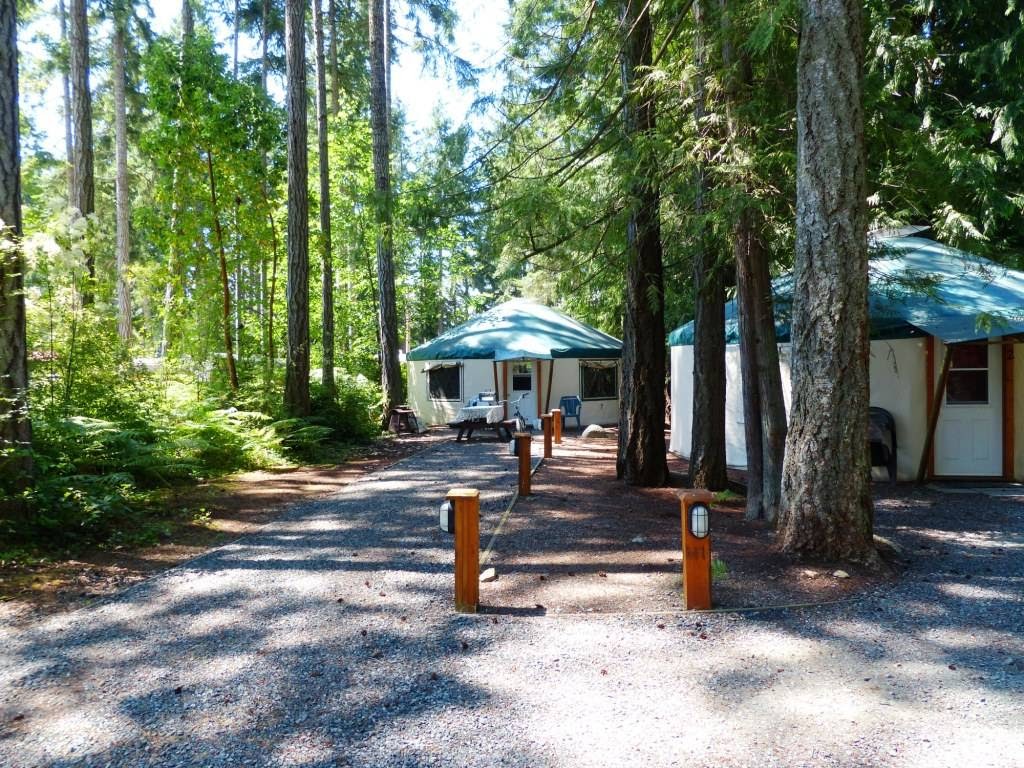 Riverbend Cottage & RV Resort | 924 Island Hwy E, Parksville, BC V9P 1R6, Canada | Phone: (250) 248-3134
