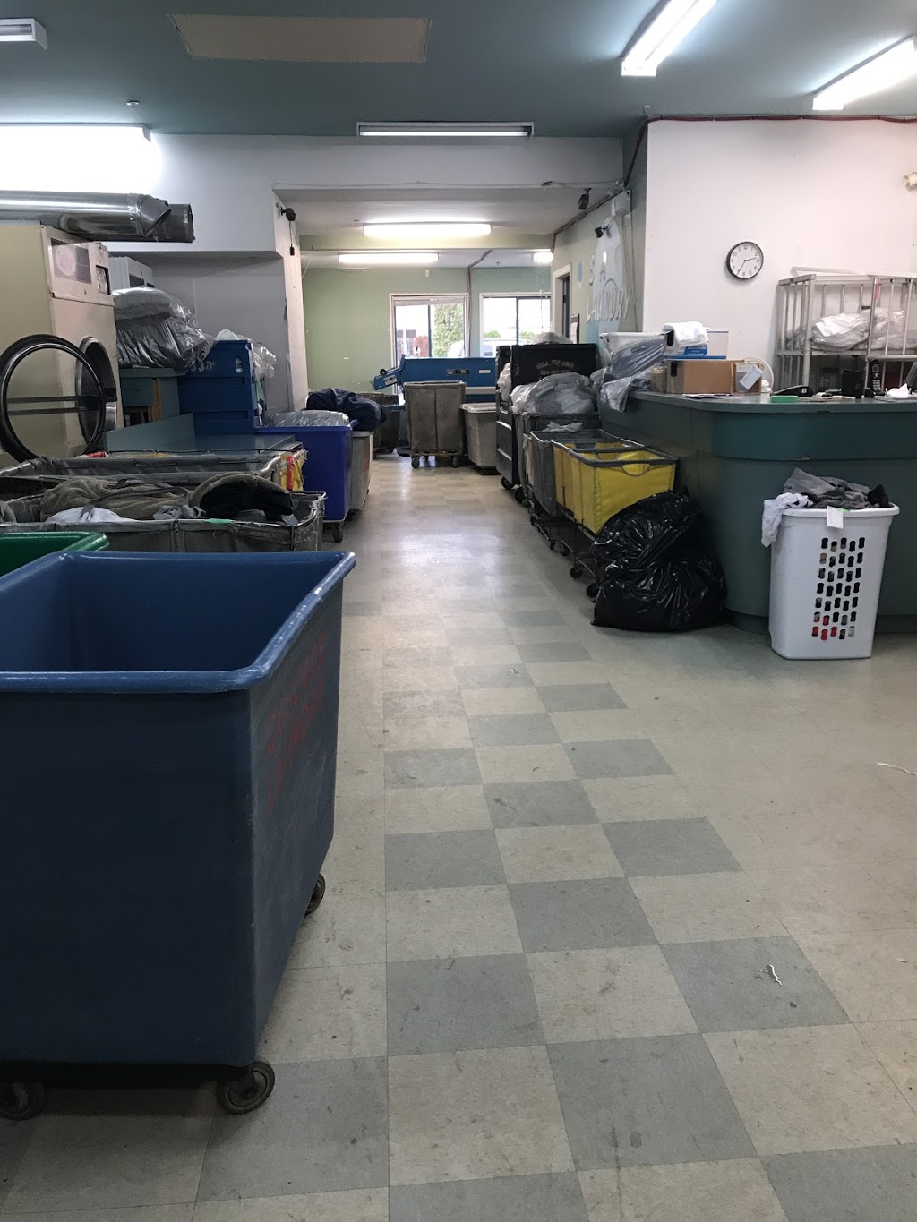 Cascade Laundry | 38921 Progress Way, Squamish, BC V8B 0K6, Canada | Phone: (604) 892-9270