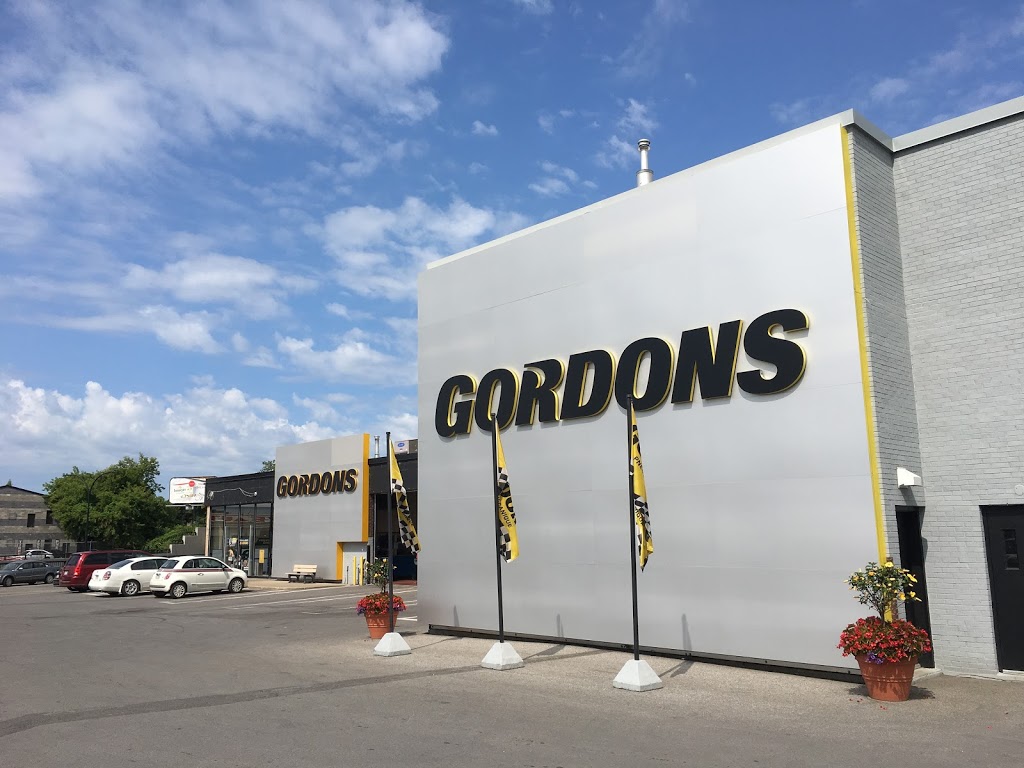 Pneus Gordons | 2125 Boul Cavendish, Montréal, QC H4B 2Y2, Canada | Phone: (514) 481-7771