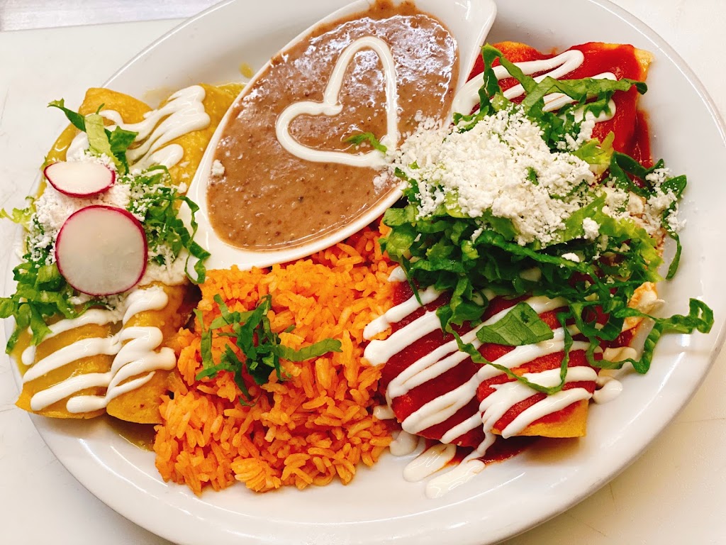 Su Casa Authentic Mexican Kitchen | 5388 BC-93, Fairmont Hot Springs, BC V0B 1L2, Canada | Phone: (778) 525-0022