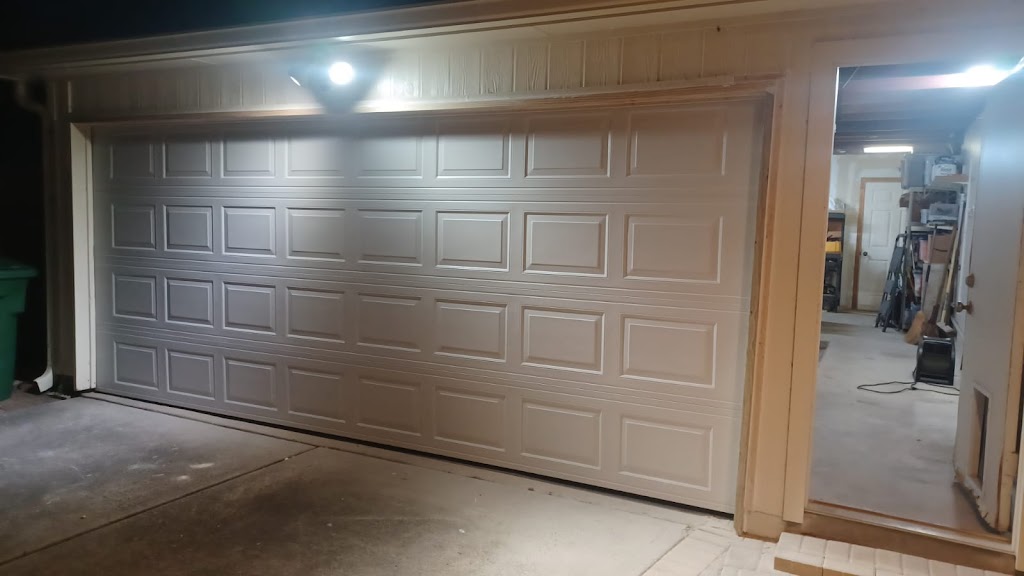 Steven Garage Door Springs Repair | 2 Country Ct Blvd #401, Brampton, ON L6W 3W8, Canada | Phone: (346) 275-5960