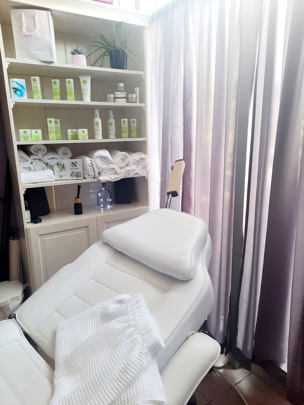 Belle Esthetique | 425a Boul Saint-Jean, Pointe-Claire, QC H9R 3J1, Canada | Phone: (514) 505-0547