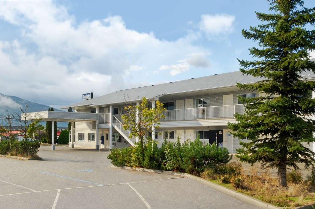 Travelodge by Wyndham Salmon Arm | 2401 Trans-Canada Hwy Sw, Salmon Arm, BC V1E 4P7, Canada | Phone: (250) 832-9721