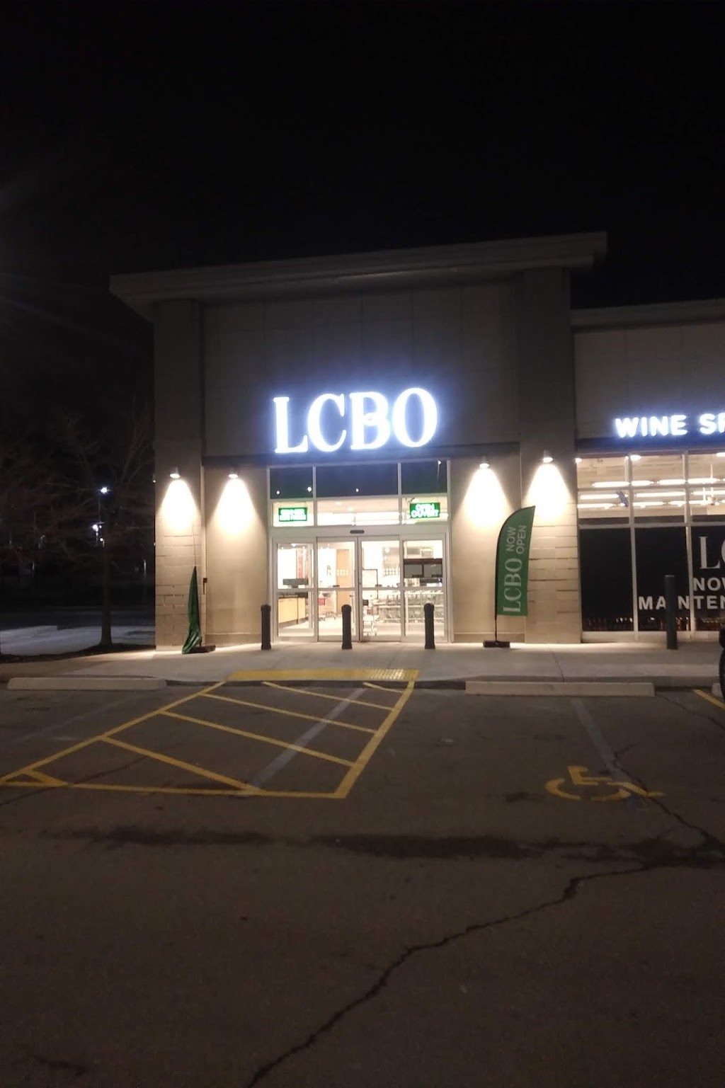 LCBO #675 Leslieville | 1015 Lake Shore Blvd E, Toronto, ON M4M 1B3, Canada | Phone: (416) 469-4839