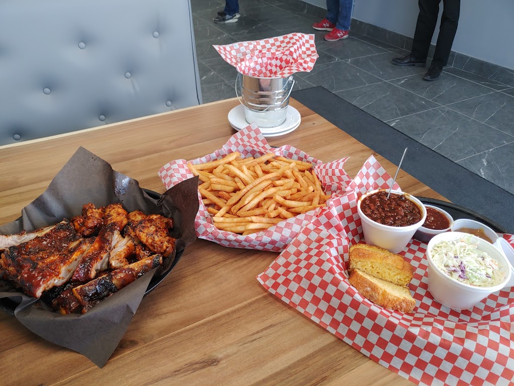 Big Bone BBQ & Wicked Wings | 244 Governors Rd, Hamilton, ON L9H 3L4, Canada | Phone: (905) 627-2663