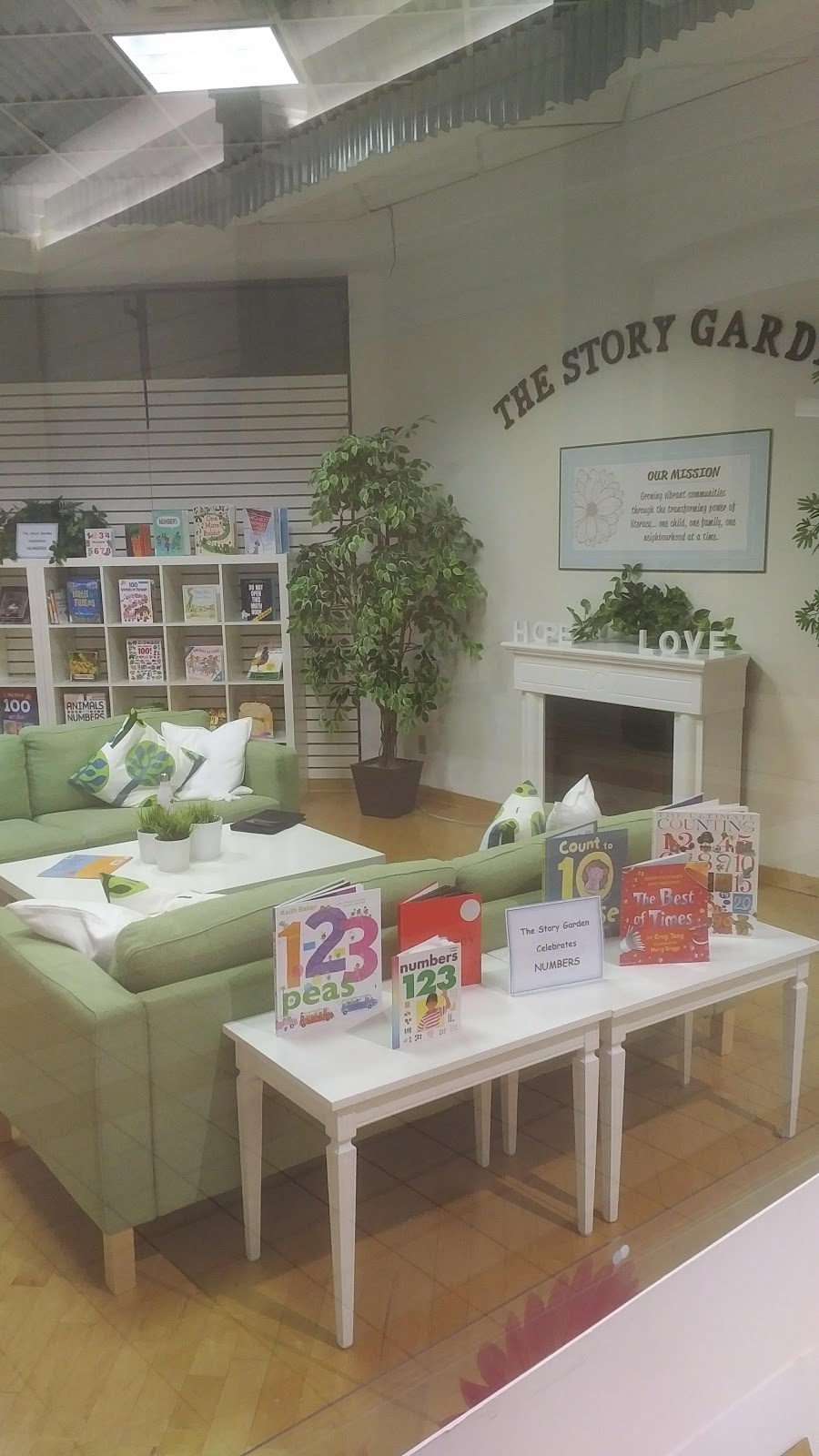 The Story Garden Literacy Centre | 2225 Erin Mills Pkwy, Mississauga, ON L5K 1T9, Canada | Phone: (647) 213-0061