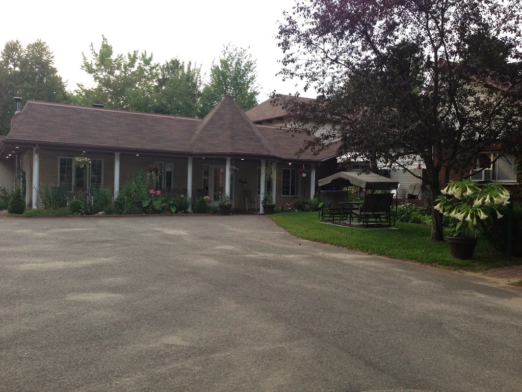 Résidence Boisé Fleuri | 241 Chemin du Lac des Pins, Trois-Rivières, QC G9B 6C4, Canada | Phone: (819) 840-6769