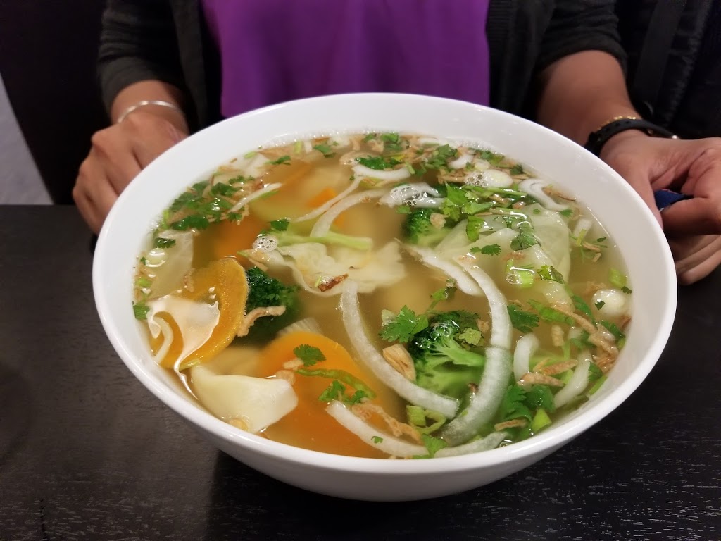 Pho HouZ Vietnamese Kitchen | 411 10 St NW, Calgary, AB T2N 1W1, Canada | Phone: (403) 229-0215