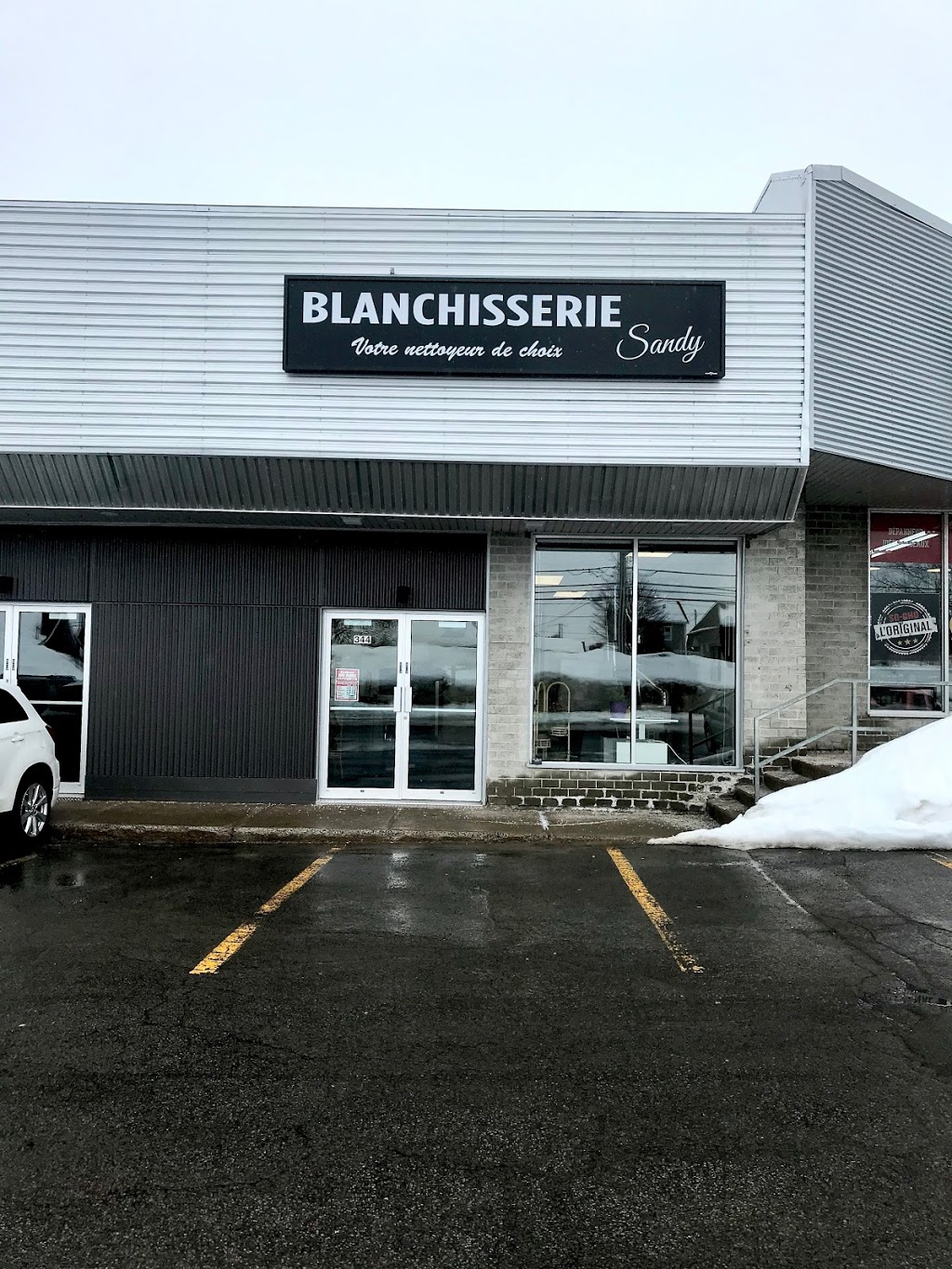 Blanchisserie Sandy | 344B Rue Seigneuriale, Québec, QC G1C 3P9, Canada | Phone: (581) 305-4368