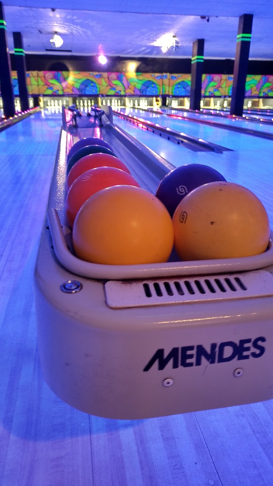 Alpine Bowling Lanes | 20 Alpine Ave, Saint Vital, MB R2M 0Y5, Canada | Phone: (204) 255-6100