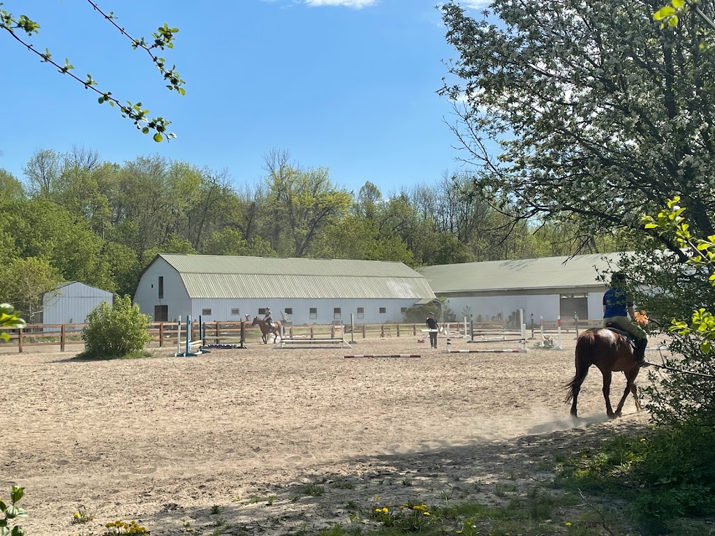 Centre Équestre Dunelm Equestrian Center | 272 Chem. Scott, Rigaud, QC J0P 1P0, Canada | Phone: (514) 609-4108