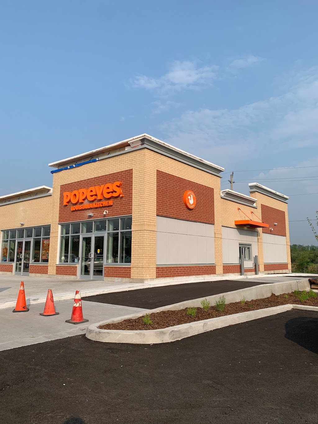 Popeyes Louisiana Kitchen | Blossom Park-Plaza, 2950 Bank St, Ottawa, ON K1T 1N8, Canada | Phone: (613) 737-4206