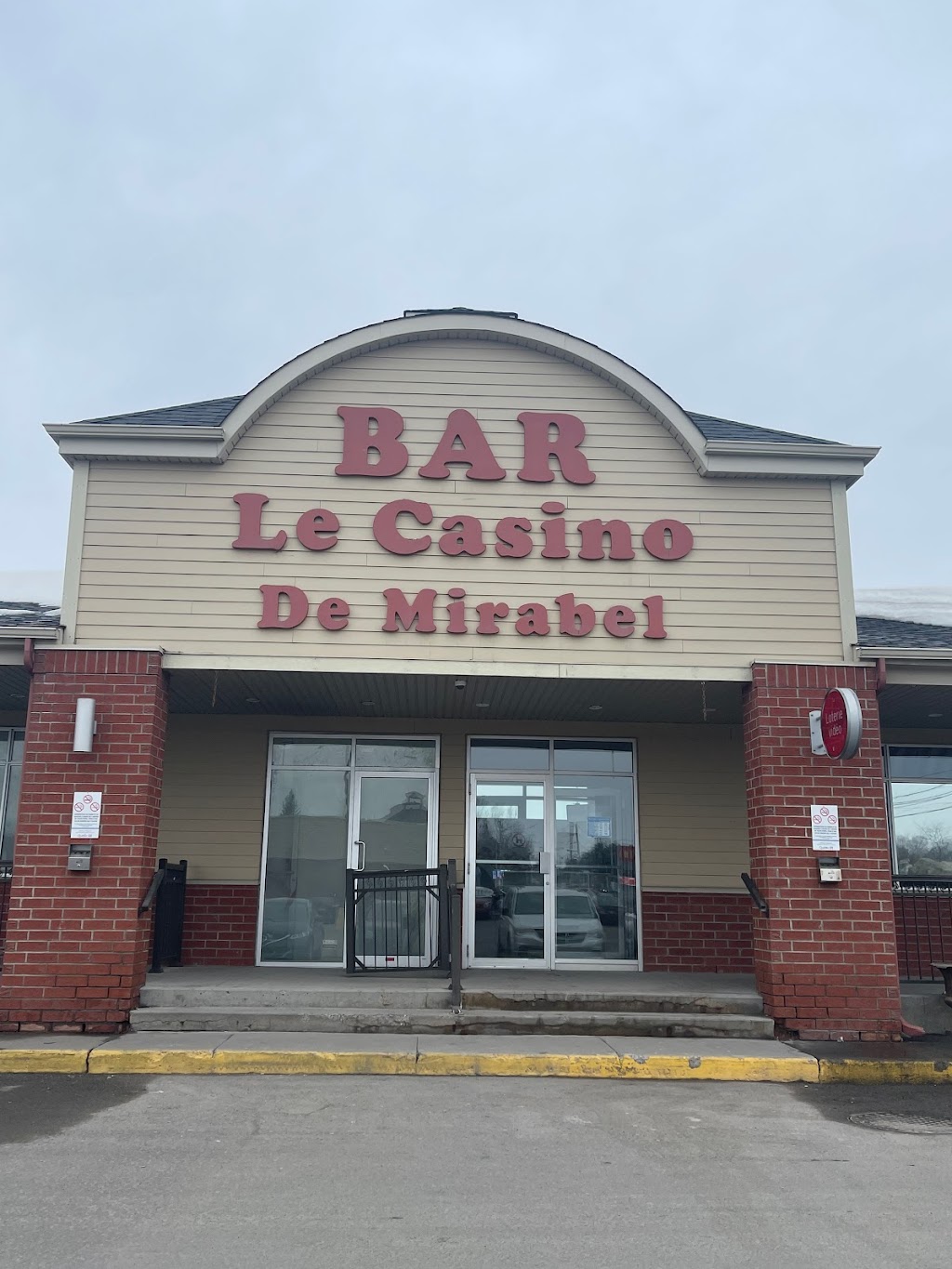 Bar Le Casino de Mirabel | 13920 Rue Saint-Simon, Mirabel, QC J7N 1P3, Canada | Phone: (450) 569-2611