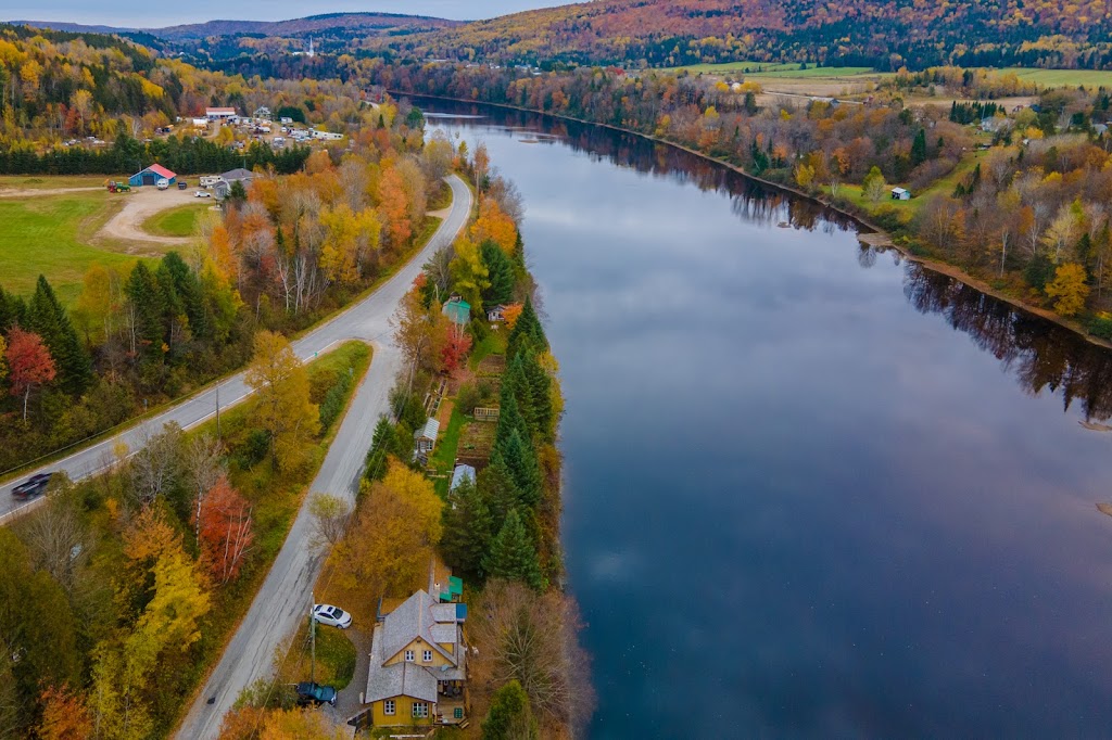 Chalet locatif lApéro des Chutes | 108 Rte de la Chute du Huit, Notre-Dame-de-Montauban, QC G0A 3T0, Canada | Phone: (418) 284-4151