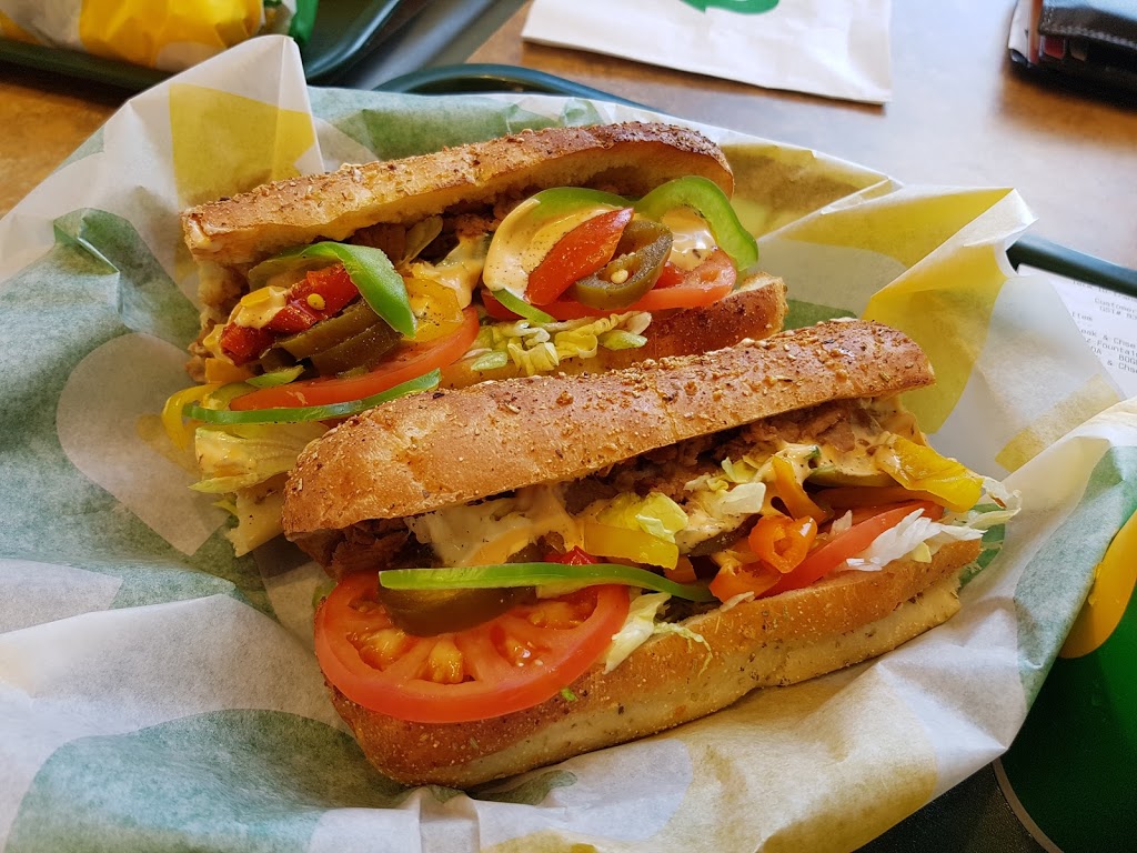 Subway | 160 Beechwood Ave, Vanier, ON K1L 1A9, Canada | Phone: (613) 741-2520