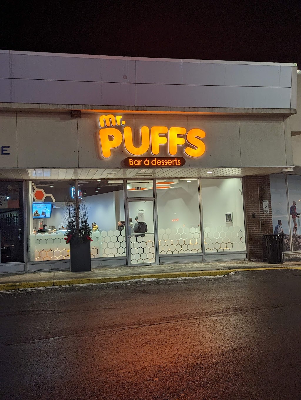 Mr. Puffs | 1398 Bd Monseigneur-Langlois, Salaberry-de-Valleyfield, QC J6S 1E3, Canada | Phone: (450) 322-0270