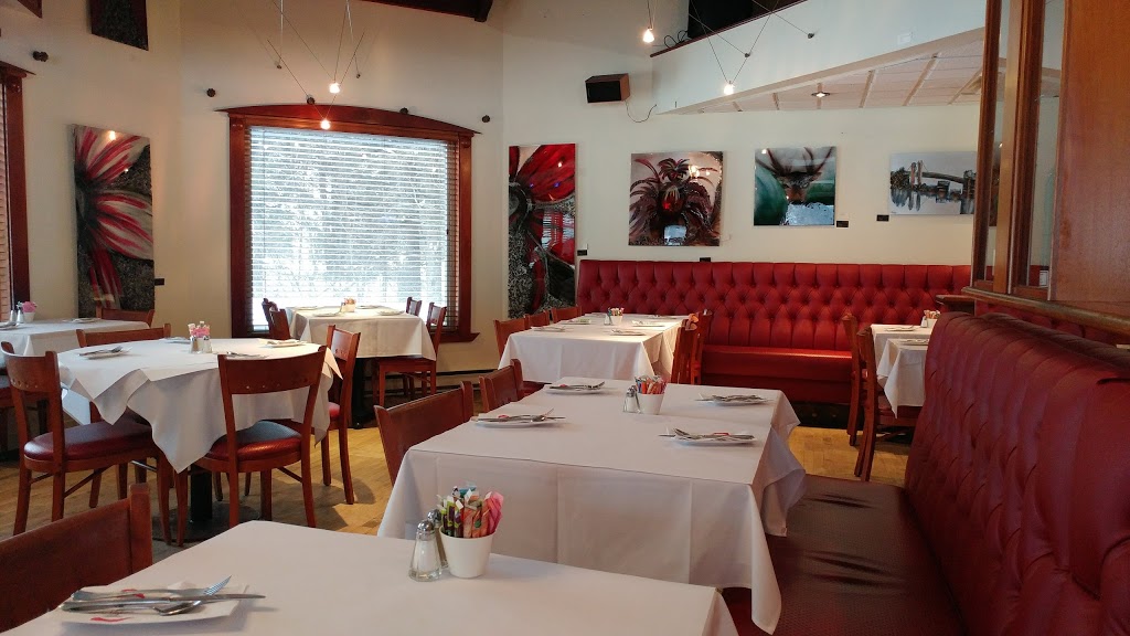 Restaurant Le Batifol | 995 Boulevard du Lac, Lac-Beauport, QC G3B 0W6, Canada | Phone: (418) 841-0414
