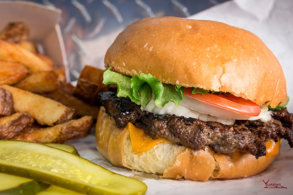 Big Boys Burgers | 308 Thickson Rd S, Whitby, ON L1N 9Z1, Canada | Phone: (905) 244-2697