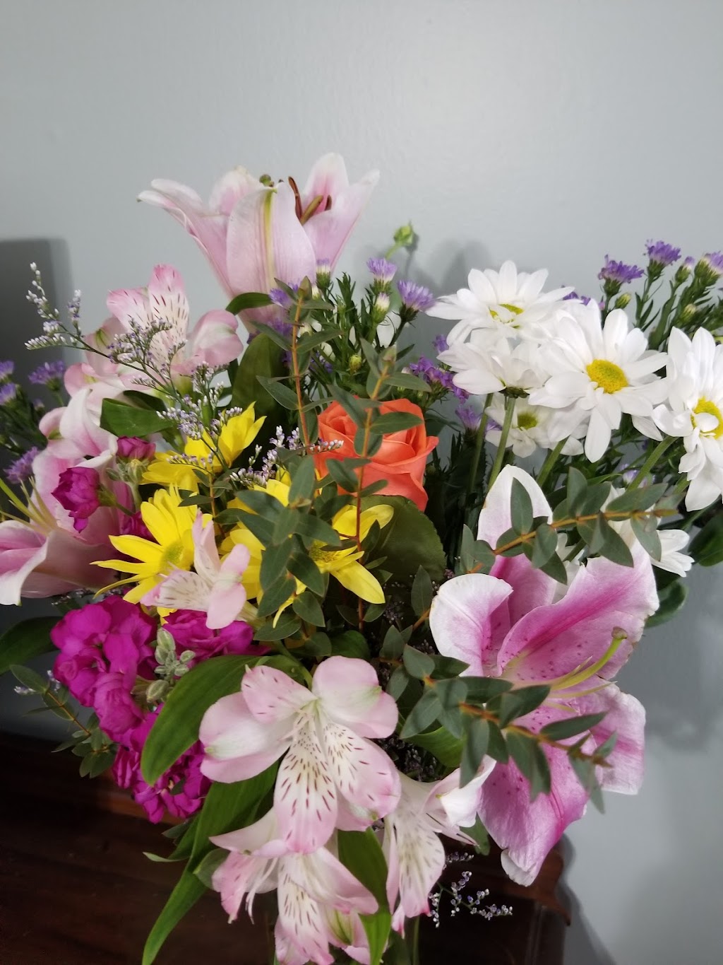 Blossoms Flower Shop | 308 Boes Rd, Brighton, ON K0K 1H0, Canada | Phone: (613) 475-9991