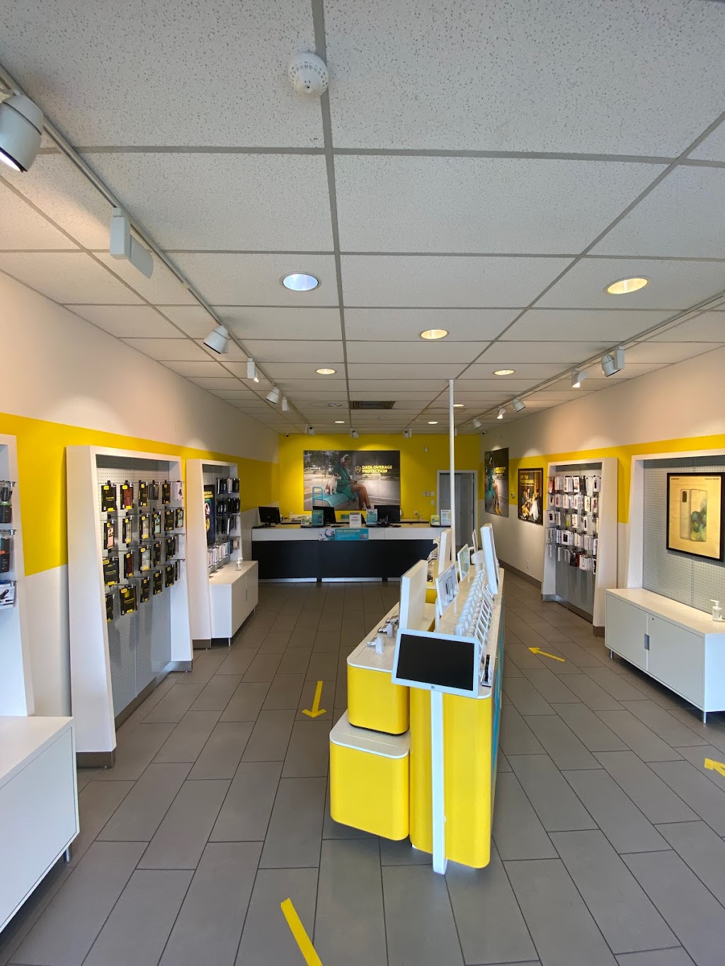 Fido | 31940 South Fraser Way Unit 18, Abbotsford, BC V2T 1V6, Canada | Phone: (604) 854-4142