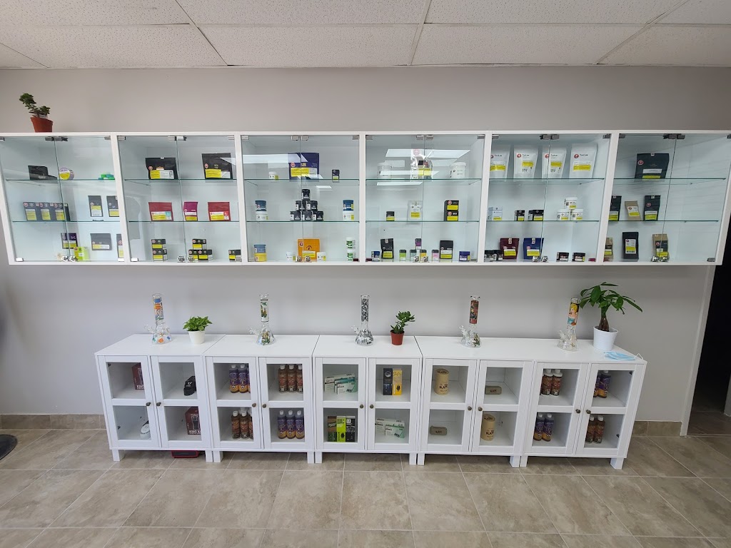 Cannabis Bazaar | 1126 Sydenham Rd, Kingston, ON K7M 3L9, Canada | Phone: (613) 777-6187