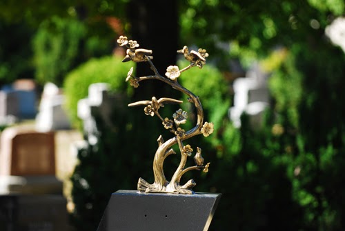 Riverside Cemetery & Cremation Centre | 1567 Royal York Rd, Etobicoke, ON M9P 3C4, Canada | Phone: (416) 241-0861