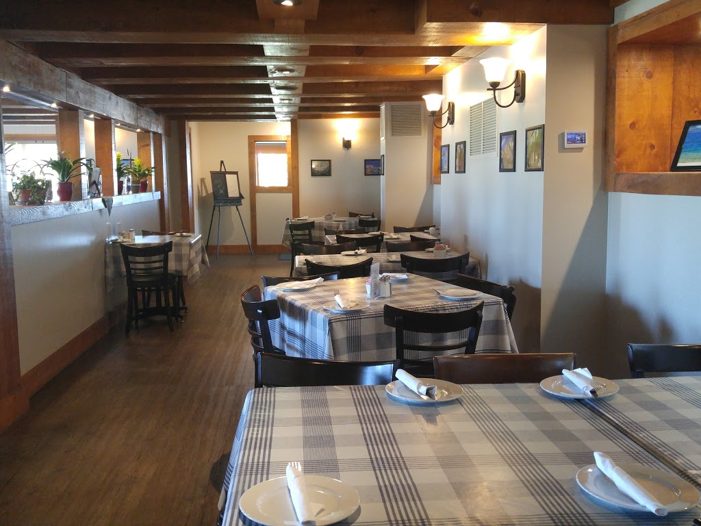 Georges Greek Village | 535 Queenston St, St. Catharines, ON L2R 7K6, Canada | Phone: (905) 684-5484