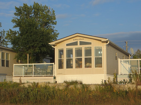 Sauble Beach Realty Inc. Brokerage, Vacation Cottage Rentals | 359 6th St S, Sauble Beach, ON N0H 2G0, Canada | Phone: (519) 422-1313