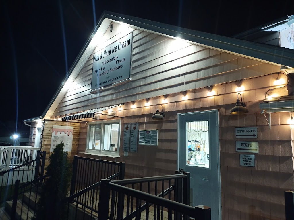Icy Scoops | 22 Brackley Point Rd, Charlottetown, PE C1A 6X9, Canada | Phone: (902) 566-1004