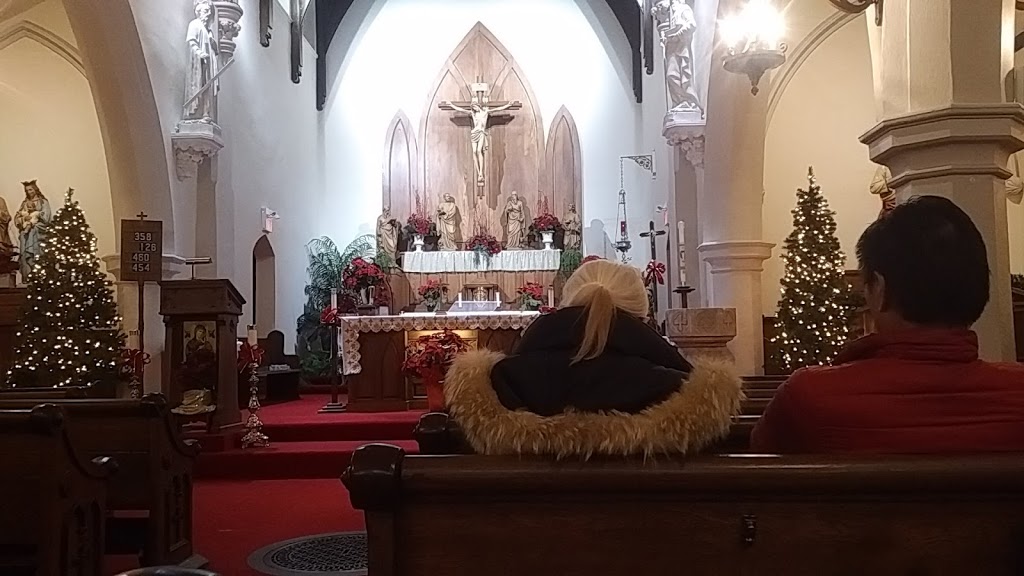 Sacred Heart Catholic Church | 17 Washington St, Paris, ON N3L 2A2, Canada | Phone: (519) 442-2465