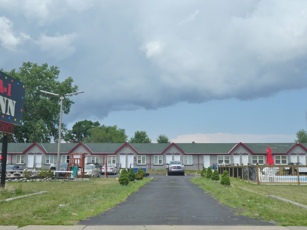 A-1 Motel | 7895 Lundys Lane, Niagara Falls, ON L2H 1H3, Canada | Phone: (905) 354-6038