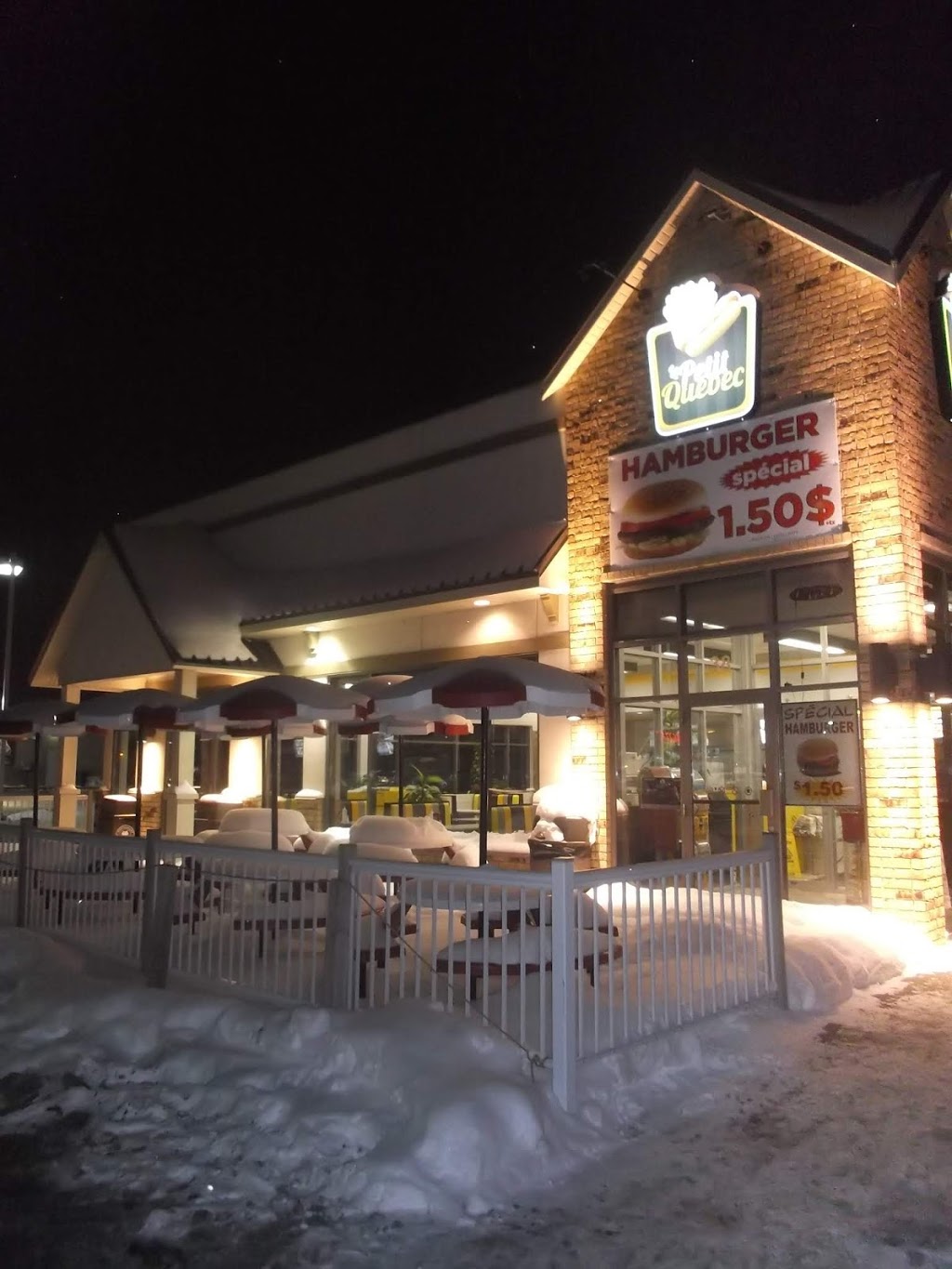 Le Petit Quebec | 38 Boulevard Saint-Jean-Baptiste, Châteauguay, QC J6K 3A3, Canada | Phone: (450) 699-3033