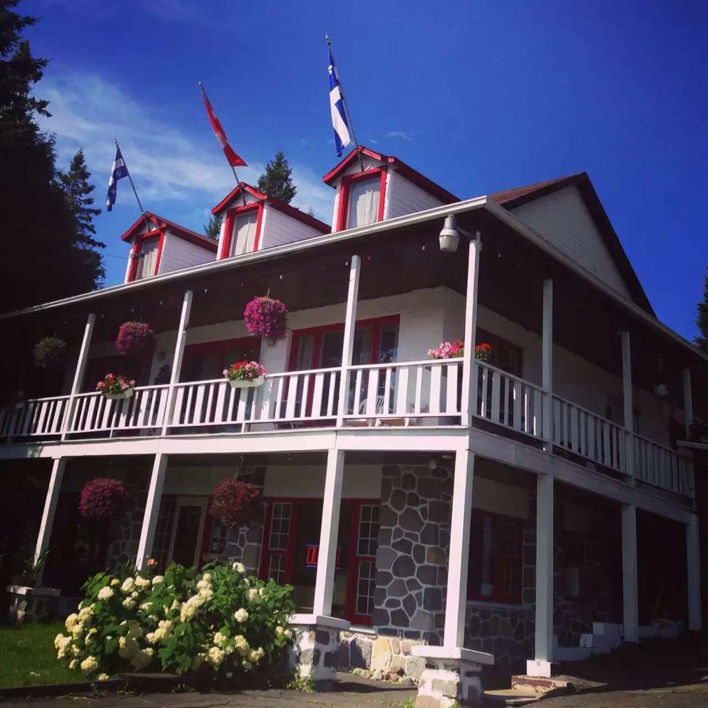 Motel des Pays den Haut | 1140 QC-117, Val-David, QC J0T 2N0, Canada | Phone: (819) 322-2032