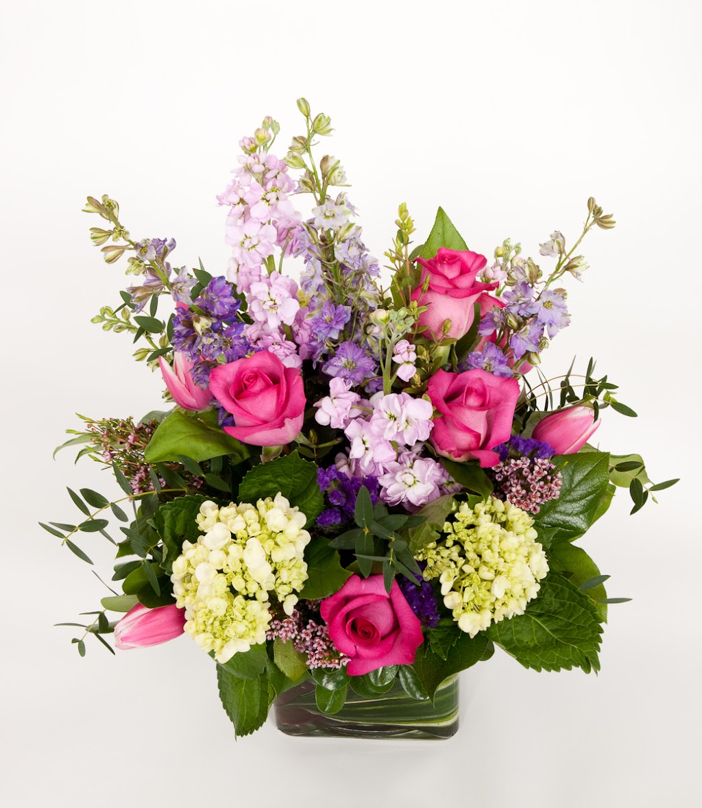 Floral Designs By Lee | 215 Rutland Rd N, Kelowna, BC V1X 3B1, Canada | Phone: (250) 718-1155