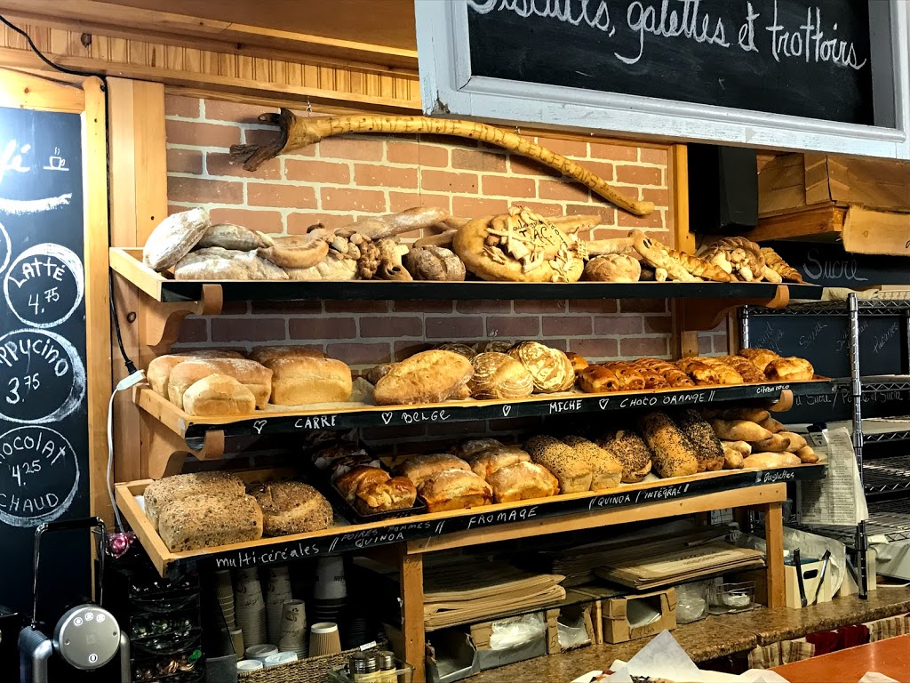 Boulangerie Bouchard | 1648 Chemin des Coudriers, LIsle-aux-Coudres, QC G0A 1X0, Canada | Phone: (418) 438-2454