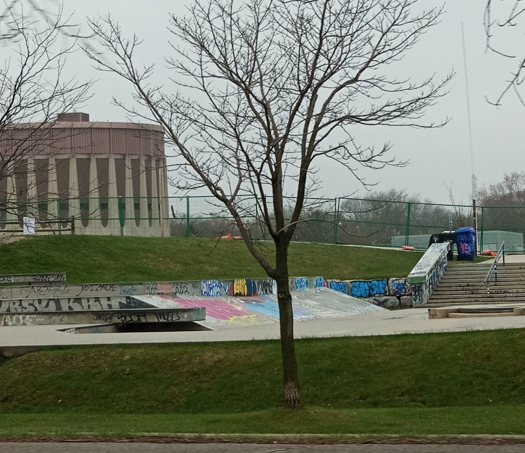 Beach Skateboard Park | Coxwell & Lakeshore Blvd. East, 1420 Lake Shore Blvd E, Toronto, ON M4L 6T1, Canada | Phone: (416) 338-4386