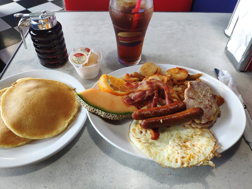 Wimpys Diner | 9025 Torbram Rd, Brampton, ON L6S 3L2, Canada | Phone: (905) 487-1577