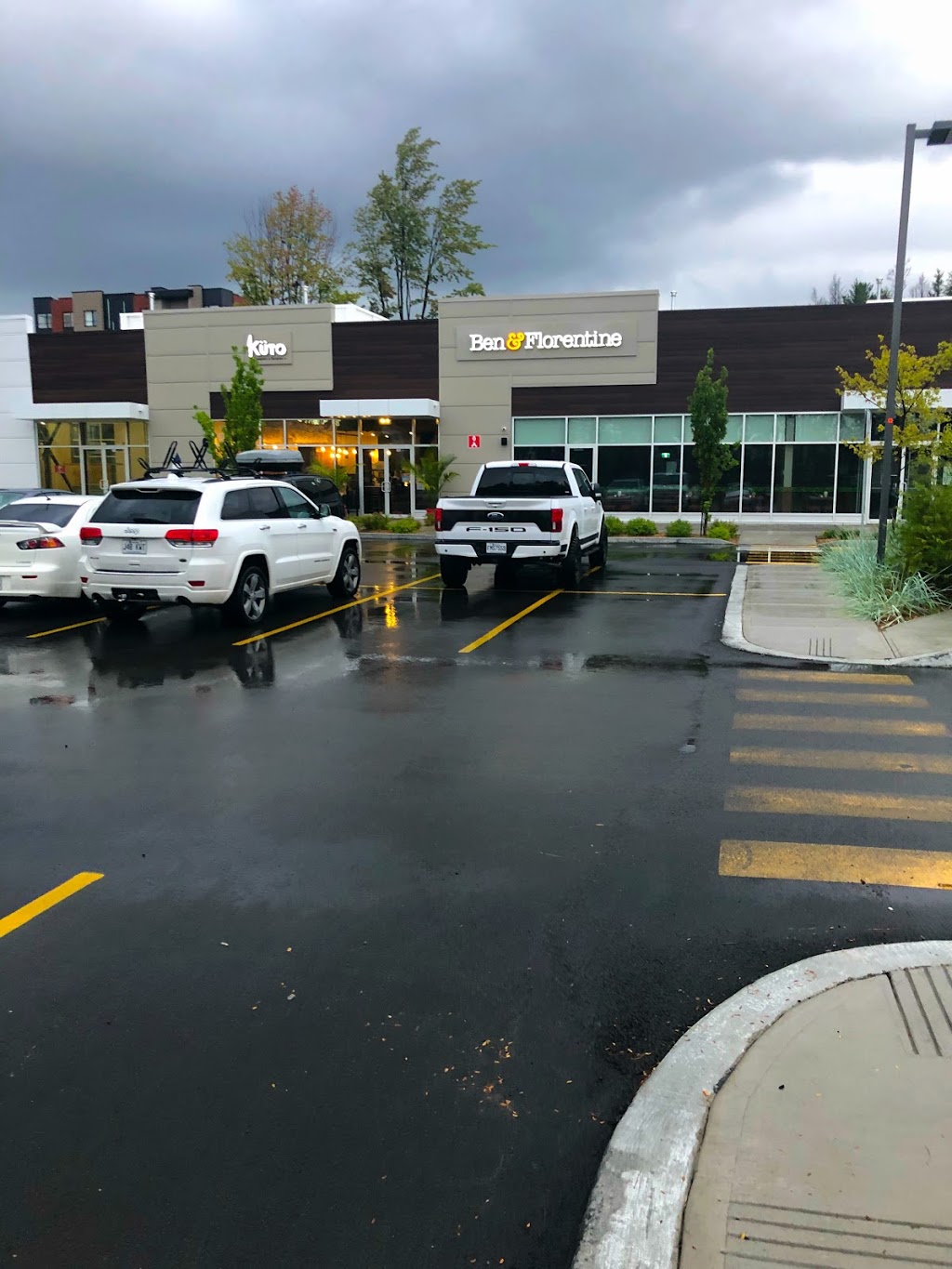 Q28 | 1325 Boulevard Michèle-Bohec, Blainville, QC J7C 5L4, Canada | Phone: (514) 498-4444